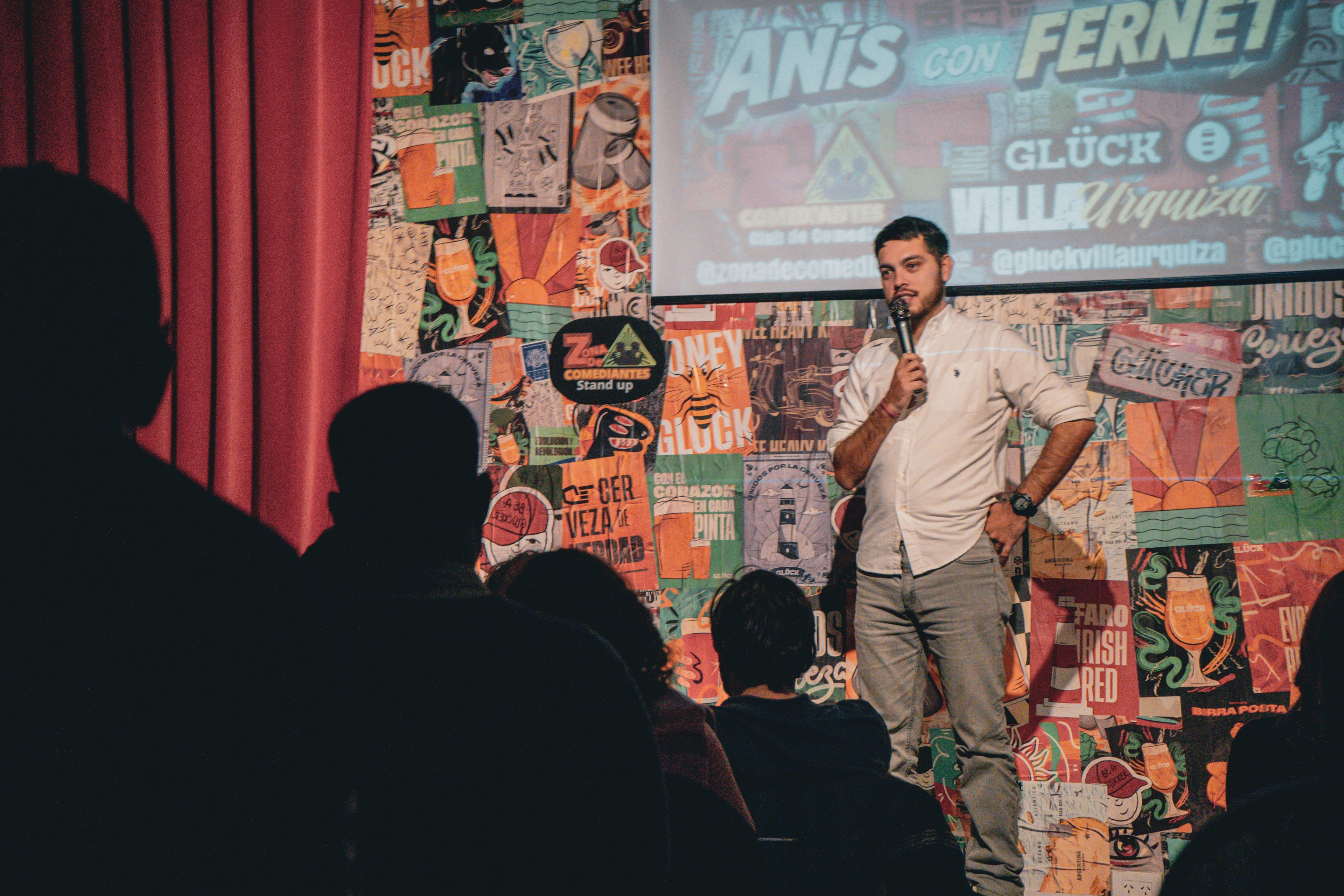 Show de comedia en escenario